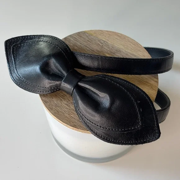 Vintage | Genuine Leather Black Bow Belt Sz M 29” - Picture 1 of 6